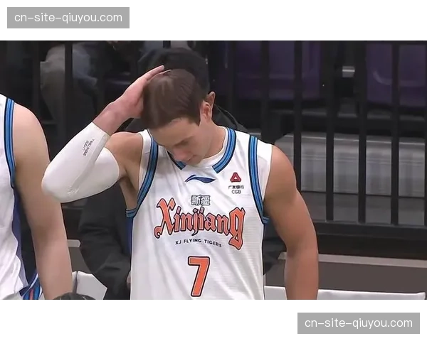 辽宁莫兰德13分12篮板3助攻 内线策应辅助外线控场